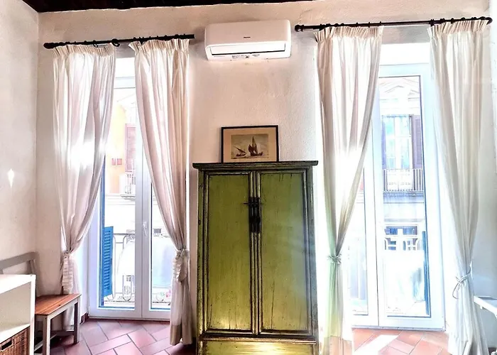 La Casa Di Licia A Due Passi Da Piazza Del Plebiscito Lägenhet *