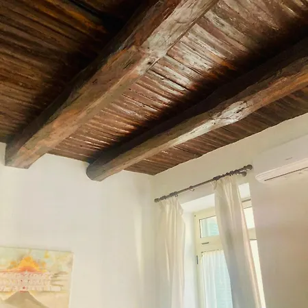 Appartamento La Casa Di Licia A Due Passi Da Piazza Del Plebiscito Napoli