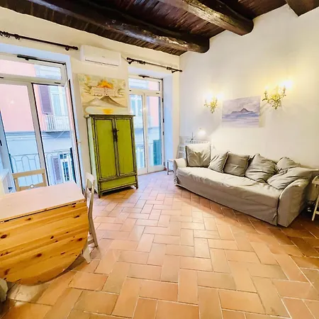 Apartment La Casa Di Licia A Due Passi Da Piazza Del Plebiscito