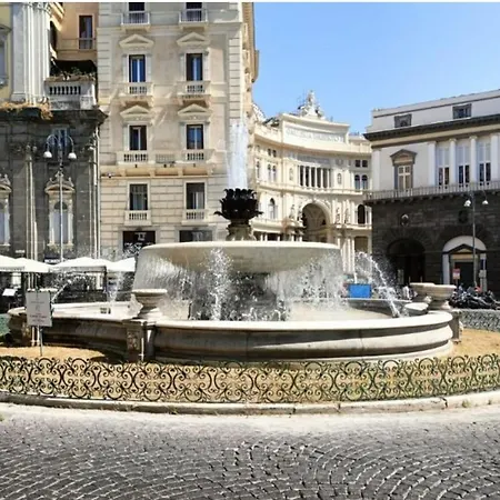 La Casa Di Licia A Due Passi Da Piazza Del Plebiscito * Naples