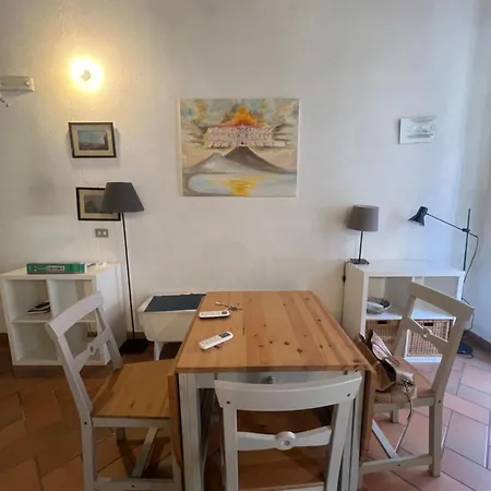 Apartment La Casa Di Licia A Due Passi Da Piazza Del Plebiscito