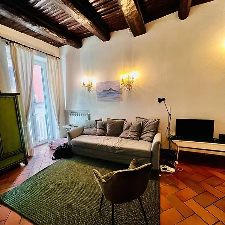 La Casa Di Licia A Due Passi Da Piazza Del Plebiscito Lejlighed Napoli