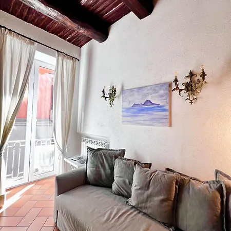 Appartamento La Casa Di Licia A Due Passi Da Piazza Del Plebiscito